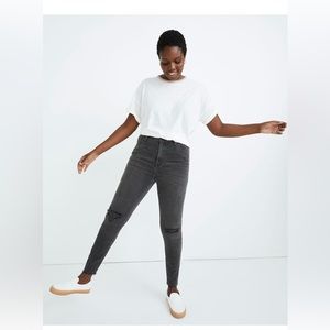 NWOT Madewell curvy high-rise skinny jeans in black sea 27 ripped knees raw hem